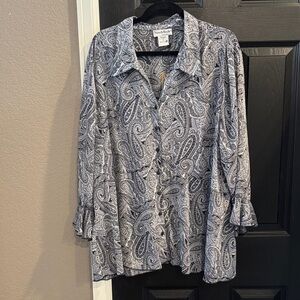 NorthStyle Women's Button-Up Shirt - Black and White Paisley
